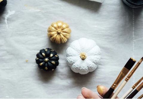 Cottagecore Crafts For Fall: hand painted pumpkins
