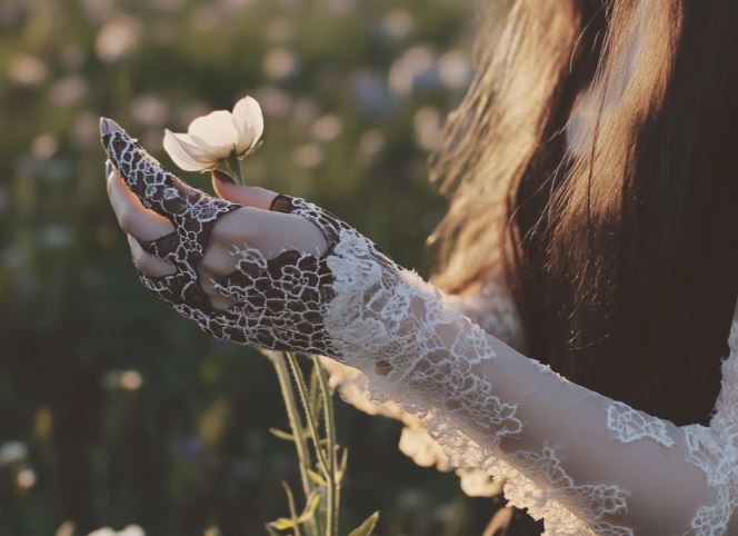Lace Gloves